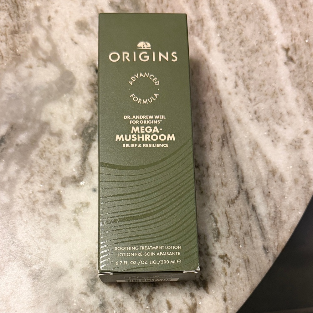 nwt Origins Mega-Mushroom Relief Lotion - Olive Green